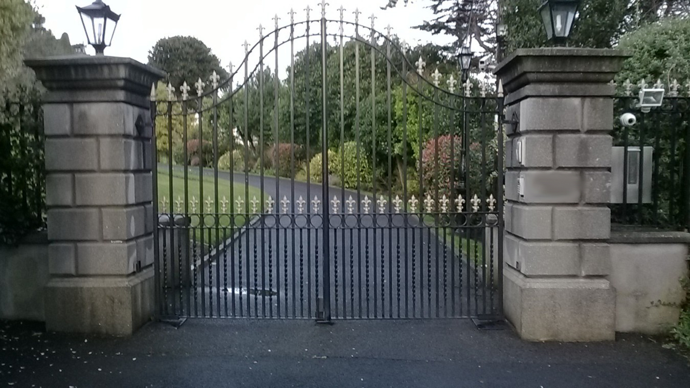 Steel decorative gate